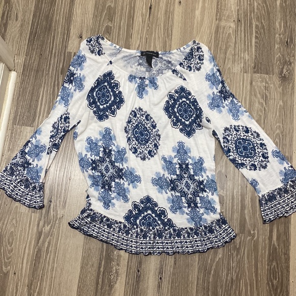 Size M INC Top - Picture 2 of 3